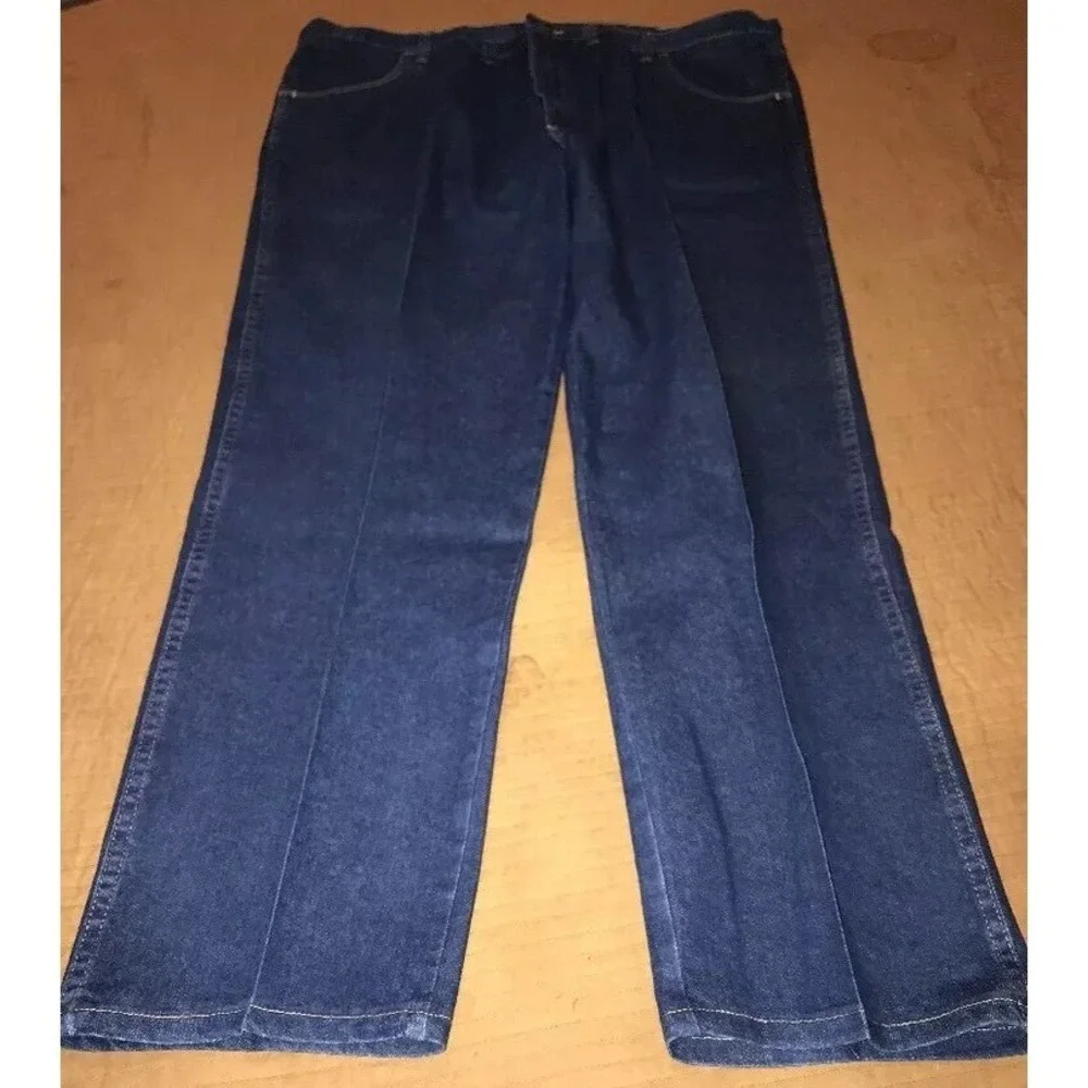 WRANGLER medium blue men's REGULAR FIT blue jeans sz 46 x‎ 30